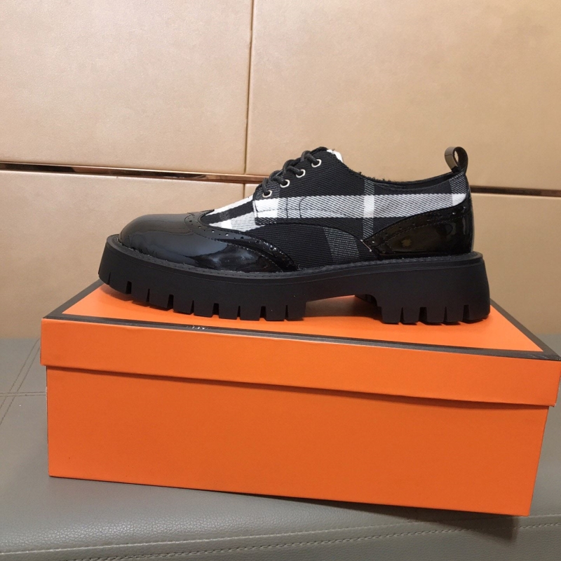 G*u*i leather shoes
